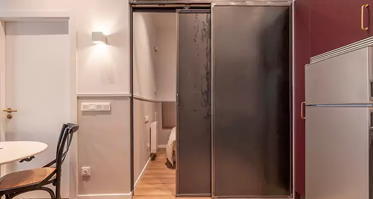 We Fix Closet Sliding Door in Three Lakes, FL 